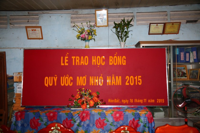 Trao học bổng ở Kiên Giang – UMN Nối mãi những vòng tay…