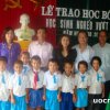 Hình trao học bổng 2010 Miền Trung